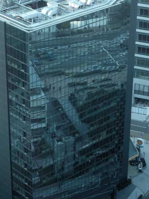 巨大な鏡？ 2004/02/23-1