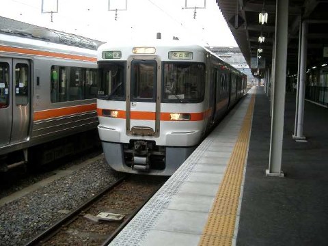 JR関西本線　クハ312 2004/03/25-2